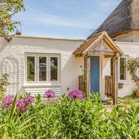 Pass The Keys Charming Apartment Attached To Thatched Cottage Chichester Exterior foto