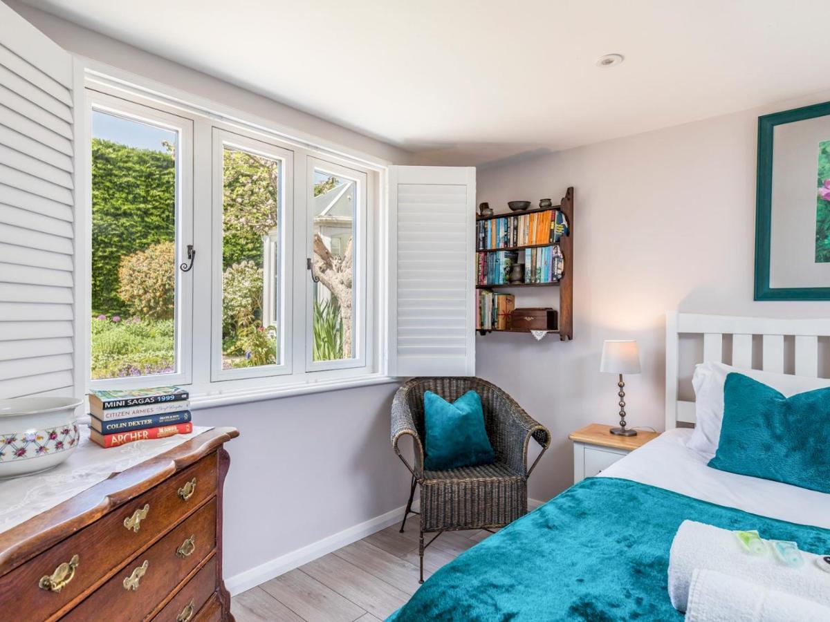 Pass The Keys Charming Apartment Attached To Thatched Cottage Chichester Exterior foto