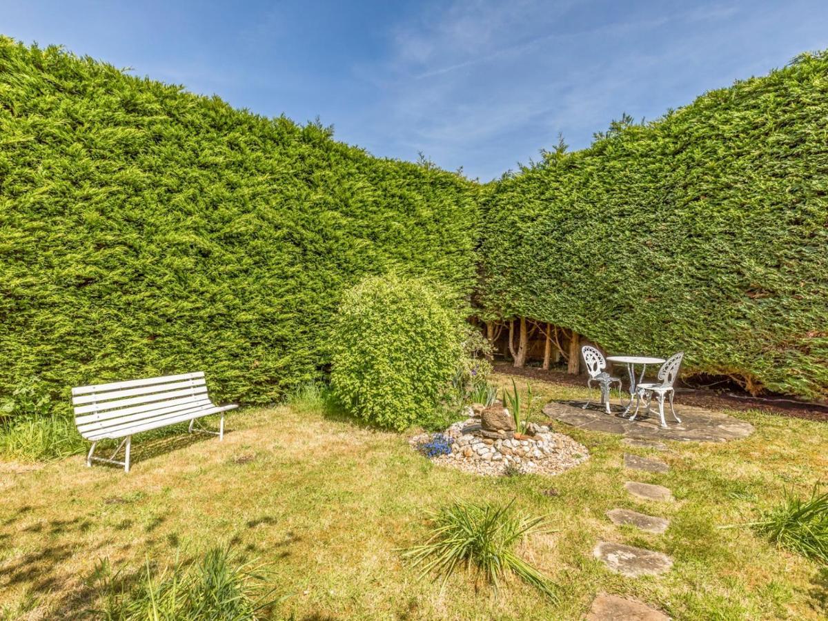 Pass The Keys Charming Apartment Attached To Thatched Cottage Chichester Exterior foto