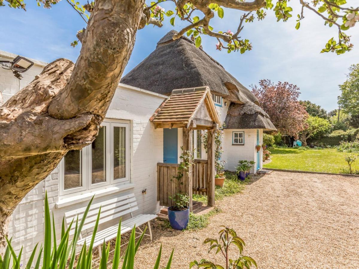 Pass The Keys Charming Apartment Attached To Thatched Cottage Chichester Exterior foto