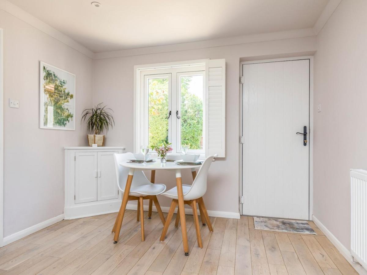 Pass The Keys Charming Apartment Attached To Thatched Cottage Chichester Exterior foto