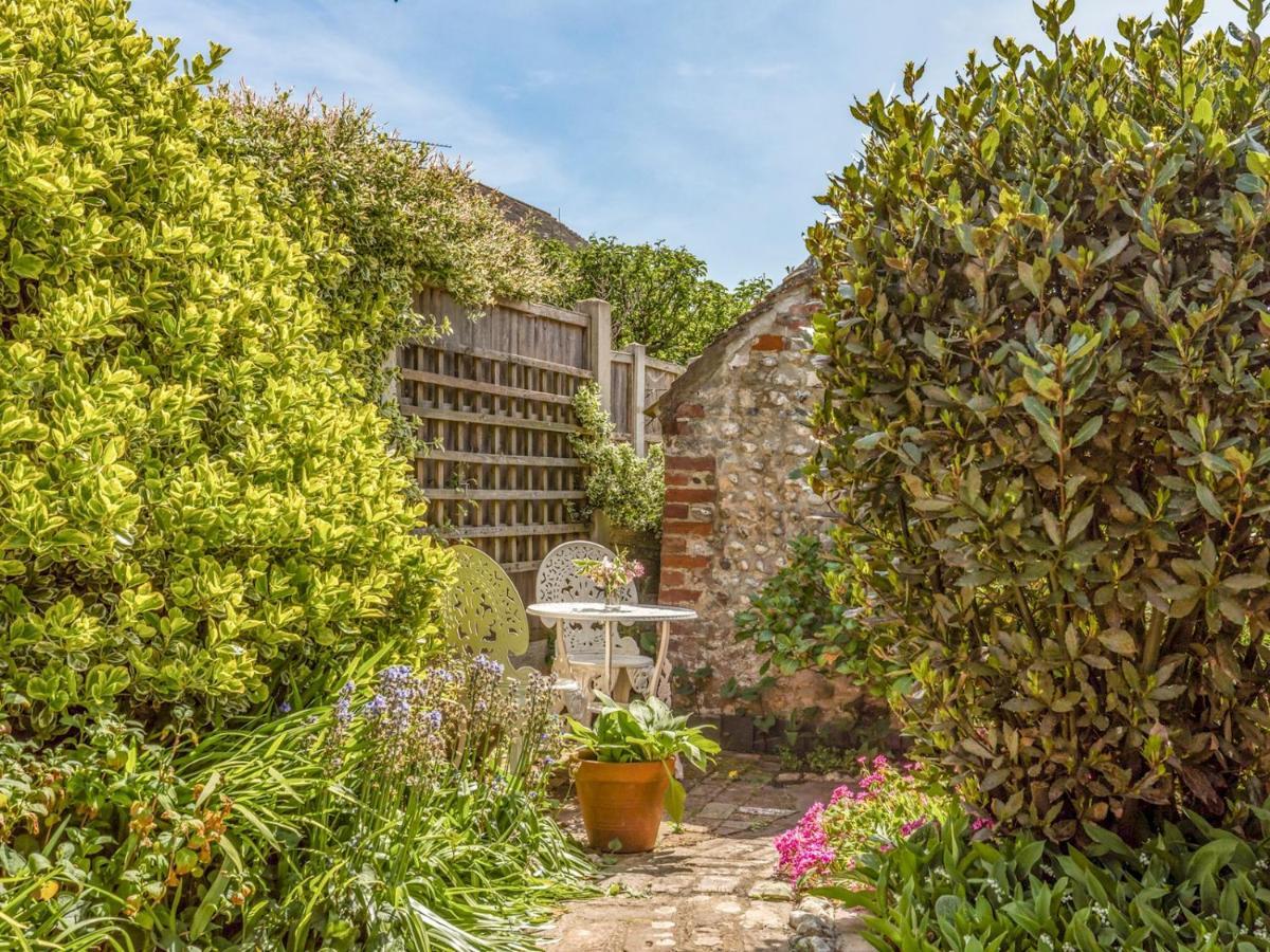 Pass The Keys Charming Apartment Attached To Thatched Cottage Chichester Exterior foto