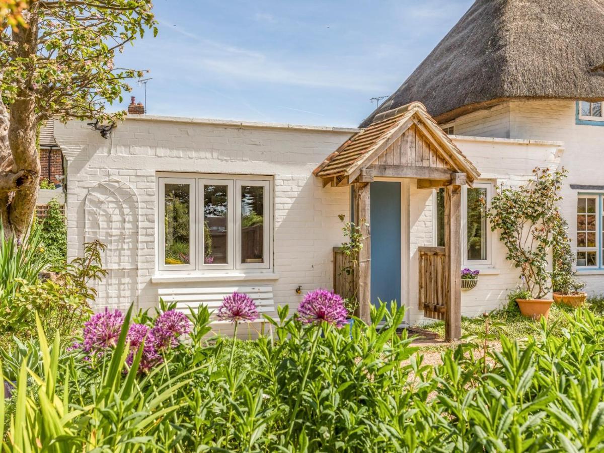 Pass The Keys Charming Apartment Attached To Thatched Cottage Chichester Exterior foto